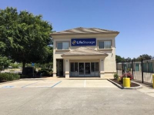 Life Storage - Sacramento - 8960 Calvine Road