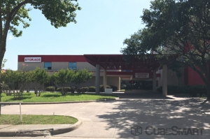 CubeSmart Self Storage - Dallas - 9713 Harry Hines Blvd