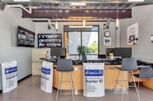 Life Storage - Phoenix - 10155 North 32nd Street