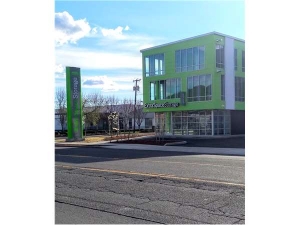 Extra Space Storage - Portland - 82nd Ave