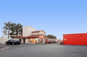 Public Storage - Santa Ana - 400 S Grand Ave