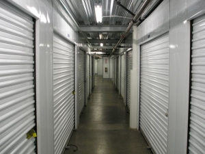 StorQuest Self Storage - Oakland - San Leandro St - Photo 5