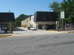 photo of Uncle Bob's Self Storage - Alexandria