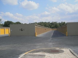 Uncle Bob's Self Storage - Orlando - 4066 Silver Star Rd - Photo 3