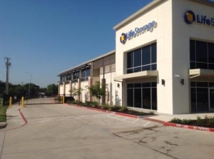 Life Storage - Fort Worth - Western Center Boulevard