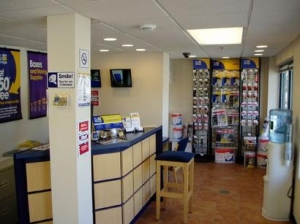 Uncle Bob's Self Storage - Salem - 435 Highland Ave - Photo 4