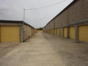 Uncle Bob's Self Storage - Humble - 1701 Fm 1960 Rd E - Photo 5