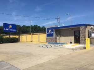 Life Storage - Bessemer