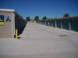 Uncle Bob's Self Storage - Lakewood - 7605 W Arizona Ave - Photo 5