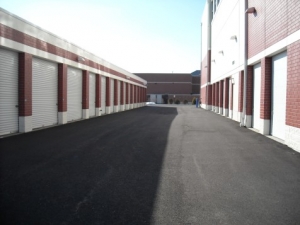 The Lock Up Storage Centers - Willowbrook - Photo 5