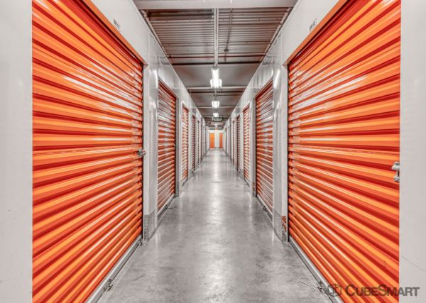 CubeSmart Self Storage - Shelton - 829 Bridgeport Ave
