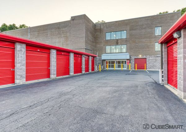 CubeSmart Self Storage - Shelton - 829 Bridgeport Ave