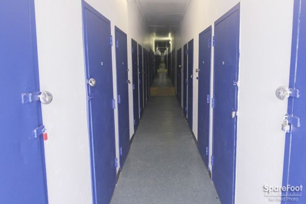 Macho Self Storage - Irving - 3930 Valley View Ln