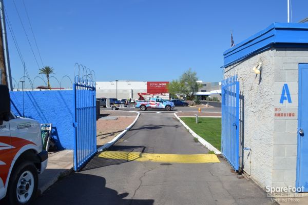 Scottsdale Self Storage - 2929 N 73rd St