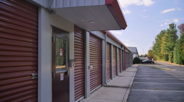 Security Public Storage - 385 Spring Street