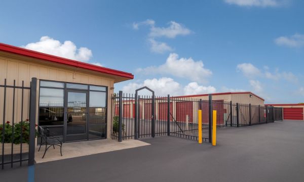 Security Public Storage - 316 E Lathrop Rd