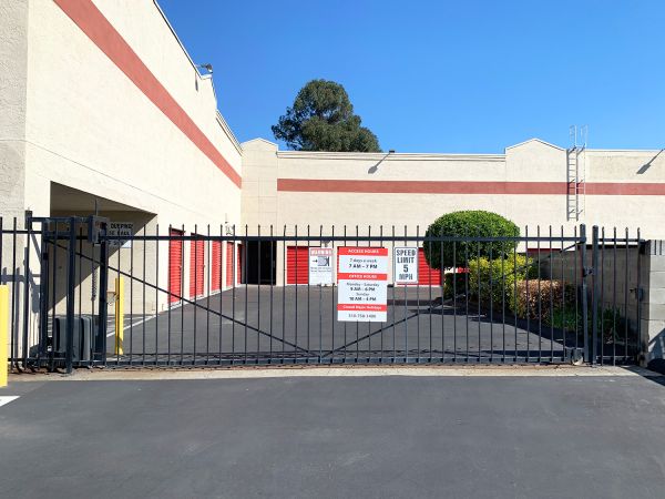 Security Public Storage - 2975 Pinole Valley Rd