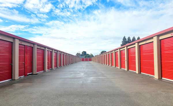 Security Public Storage - 24873 Huntwood Ave