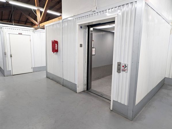 Security Public Storage - 1451 El Camino Real