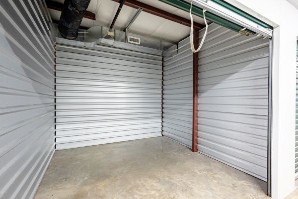 Security Public Storage - 45050 Russell Branch Pky