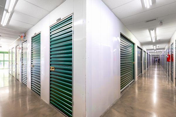 Security Public Storage - 45050 Russell Branch Pky