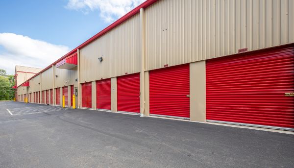 Security Public Storage - 45050 Russell Branch Pky