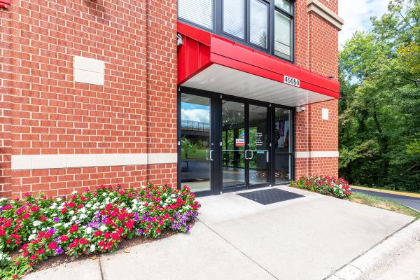 Security Public Storage - 45050 Russell Branch Pky