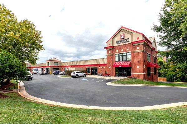 Security Public Storage - 45050 Russell Branch Pky