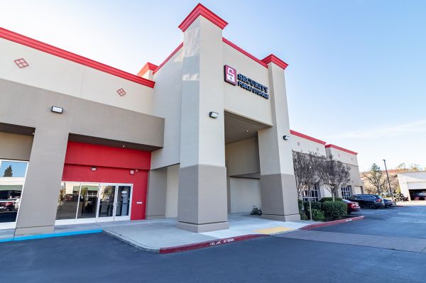 Security Public Storage - 2071 Camino Ramon