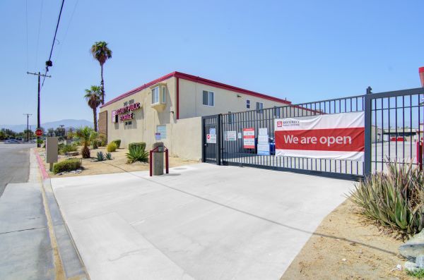 Security Public Storage - 39505 Berkey Drive