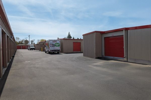 Security Public Storage - 1021 Hopper Ave