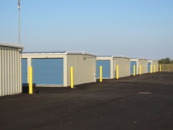 Storage Authority - Spring St. - 19031 Spring St