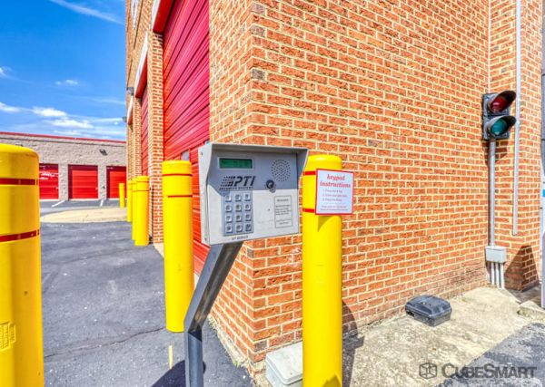 CubeSmart Self Storage - Fairfax - 3179 Draper Dr