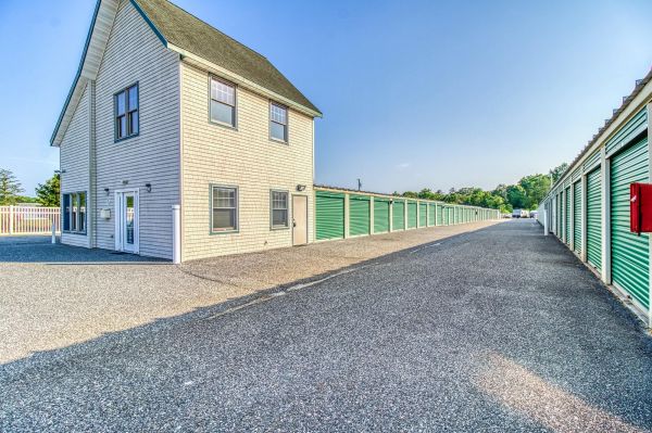 Storage Ward - 1420 New Jersey 50