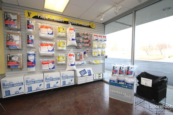 Safeguard Self Storage - Darien - 8131 Lemont Road