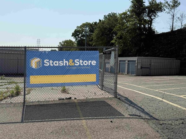 Stash & Store - 157 S 26th St