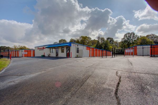 StorageMax - Metro Center - 4565 Lynch Street Ext