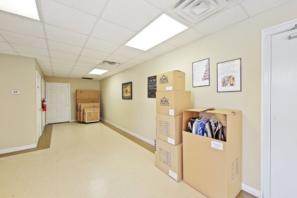 Global Self Storage - Dolton - 14900 Woodlawn Avenue