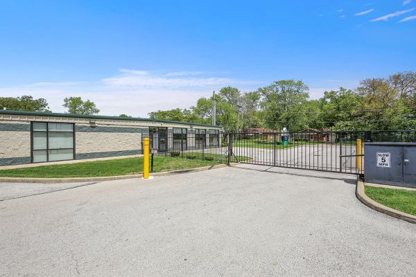Global Self Storage - Dolton - 14900 Woodlawn Avenue