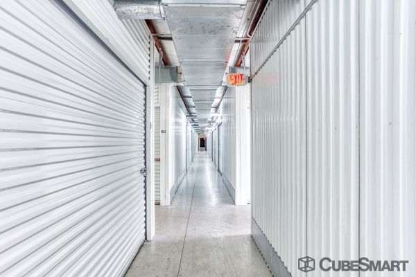CubeSmart Self Storage - Humble - 7707 North Sam Houston Parkway East - 7707 North Sam Houston Parkway East
