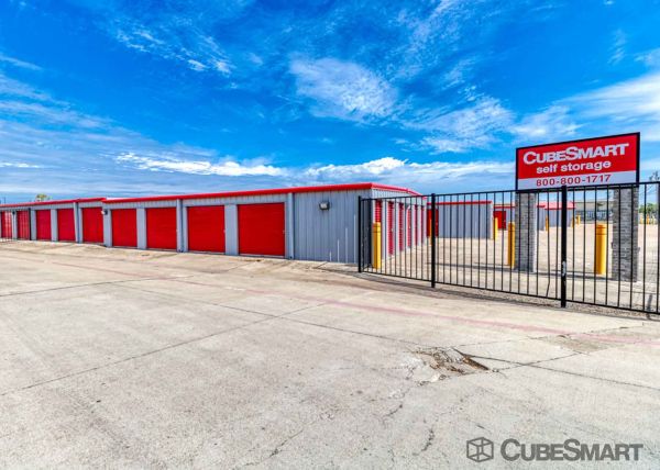 CubeSmart Self Storage - Hutto - 646 West Front Street - 646 West Front Street