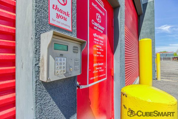 CubeSmart Self Storage - Phoenix - 2680 E Mohawk Ln - 2680 E Mohawk Ln