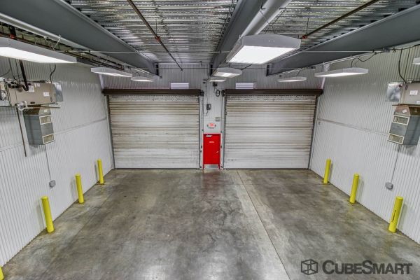 CubeSmart Self Storage - Phoenix - 2680 E Mohawk Ln - 2680 E Mohawk Ln