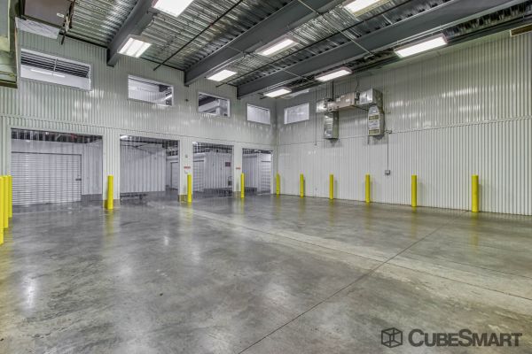 CubeSmart Self Storage - Phoenix - 2680 E Mohawk Ln - 2680 E Mohawk Ln