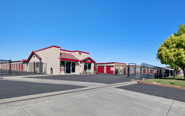 Security Public Storage - 1090 Leisure Town Rd