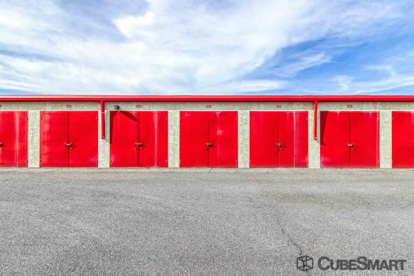 CubeSmart Self Storage - Surprise - 15821 North Dysart Road - 15821 North Dysart Road