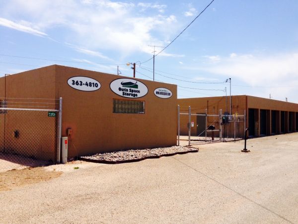 Outa Space Storage - 503 Industrial Avenue