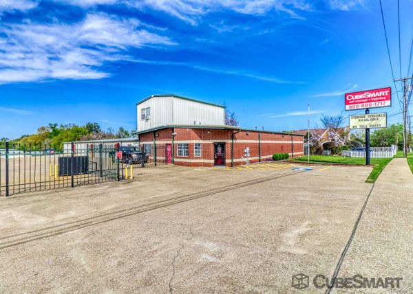 CubeSmart Self Storage - Tyler - 3016 W Gentry Pkwy - 3016 W Gentry Pkwy