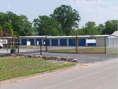 Advantage Self Storage - 928 Sevier Street