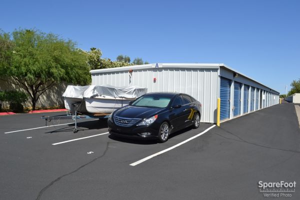 Glendale Storage Company - 13982 North 67th Avenue